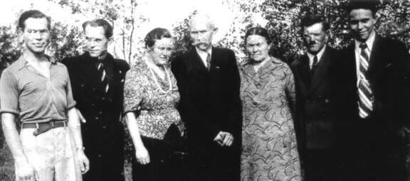 001 0016 Die Familie Donnerstag