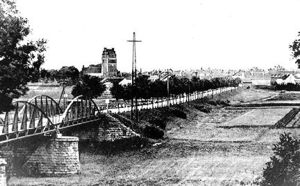 001 0027 Die Schaller Bruecke mit der Schaller Chaussee