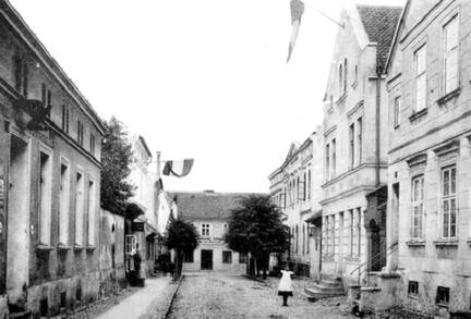 001 0038 Koenigstrasse mit Amtsgericht