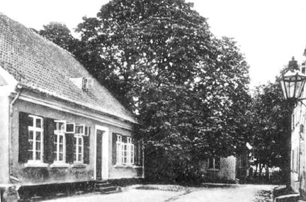 001 0057 Das 2 Pfarrhaus