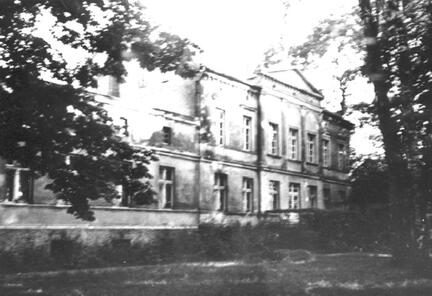 004 0002 Gutshaus von der Parkseite gesehen