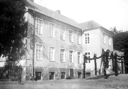 004 0035 Gutshaus Bartenhof geschmueckt zur Heimkehr von Ernst August nach seiner Geburt aus Koenigsberg