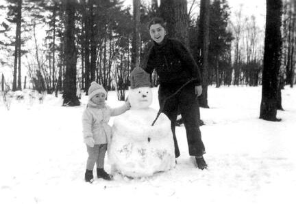 004 0049 Ellen Meyer mit Ernst August im Schnee