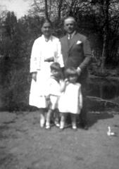 004 0052 Fritz und Ellen Meyer mit beiden Kindern