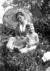 004 0053 Erna Smit Mutter von Ellen Meyer mit Ernst August