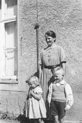 005 0042 Erna Ungermann mit ihren Kindern Irma und Kurt