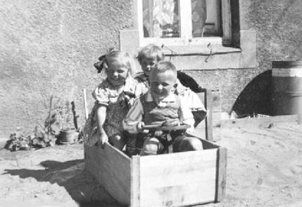 005 0044 Irma und Kurt Ungermann mit einem Freund
