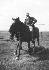 005 0057 Otto Seidler auf dem Heimritt nach getaner Arbeit im Jahre 1936