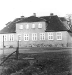 006 0054 Seitenansicht der Schule in Biothen