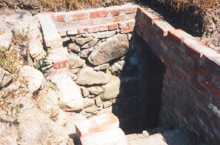 010 1006 Damerau 1996 Die Reste vom Anwesen Hoff der Keller