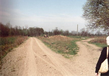 010 1015 Weggabel im Jahre 1992 Links nach Romau rechts nach Freiwalde
