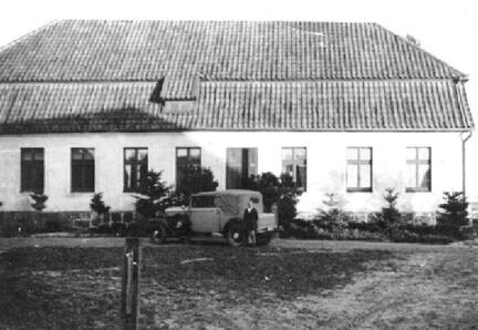 011 0004 Das Haus der Familie Hennig in Eichen Ortsteil Behlacken etwa 1934