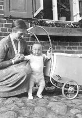 011 0059 Mutter Marie Erika 1936 mit Wolf Dietrich