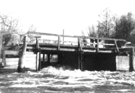 012 0011 Die Schleuse bei Friederikenruh