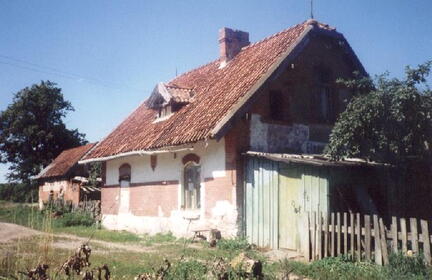012 1020 Das Bahnhofsgebaeude1996
