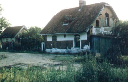 012 1023 Das Bahnhofsgebaeude 1996 Der Ortsname Eiserwagen ist noch zu erkennen