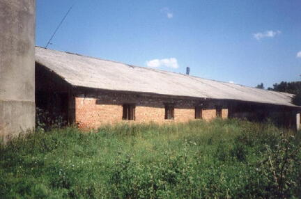 012 1027 Alte Stallgebaeude mit neuer Dacheindeckung 1996