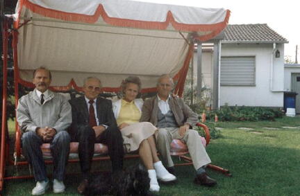 013 1002 Klein Mauen im Bild von links Ulrich Opgartel Kurt Schenk Annemarie Kipke und Horst Schenk im Jahre 1970