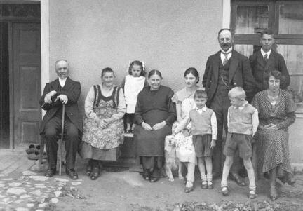 014 0014 Krugdorf Besuch im Hause Girod