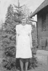 015 0058 Renate von Koss am Tage ihrer Konfirmation im April 1944