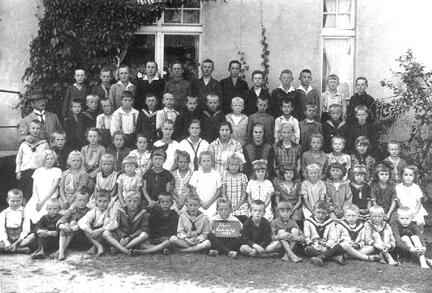 016 0001 Schule Friedrichsthal 1927