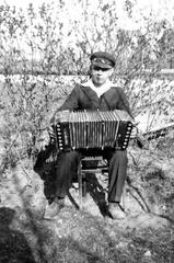 016 0019 1938 im Garten bei Boehmer