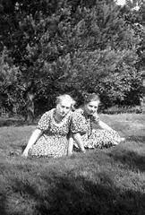 016 0023 Gerda Hackensohn und Elli Seidel geb Krause
