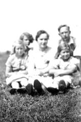 017 0007 Kleiner Sonntagsausflug Im Bild Irmgard Hinz Ruth Pfeifer Alfred Klein Lieschen Orgenowski und eine Berlinerin