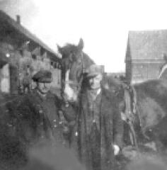 017 0010 Herr Orgenowski und Fritz Zwieglowski auf dem Gutshof Stanillien