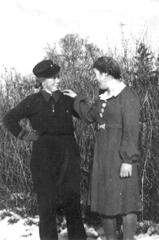 017 0026 Stanillien Irmgard Hinz und Christa Kikat