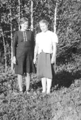 017 0029 Stanillien Ilse Kalikat und Irmgard Hinz