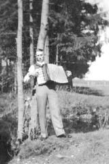 017 0032 Stanillien Erich Hinz als Musiker