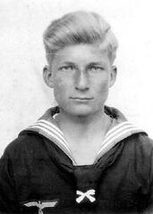 017 0053 Claus Mueller aus Stanillien im Mai 1944 geb 09 07 1926 gest 00 04 1945 in Podejuch Pommern