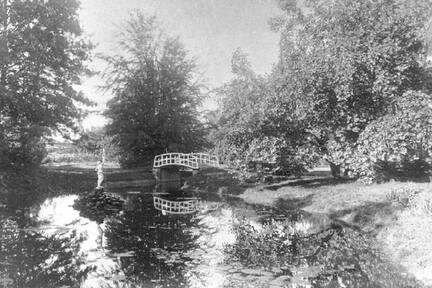 020 0023 Gut Kapkeim Der Teich im Park