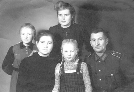 021 0008 Familie Arnold Berger 1944