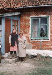 021 1003 Ilse Beister geb Berger mit der heutigen Besitzerin ihres Elternhauses