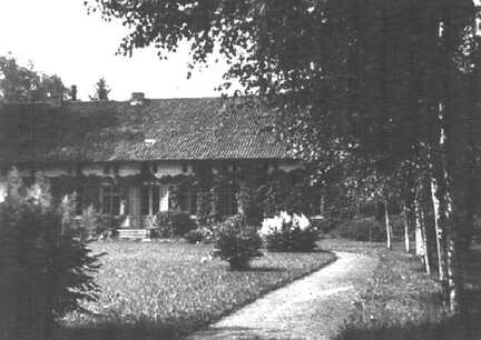 022 0044 Gutshaus Garbeningken von der Gartenseite