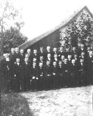 022 0055 Pfarrer Wachhausen mit seinen Konfirmanden im Jahre 1910