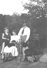 023 0032 Foerster Erich Knopke mit Ehefrau Lena und Tochter Doris