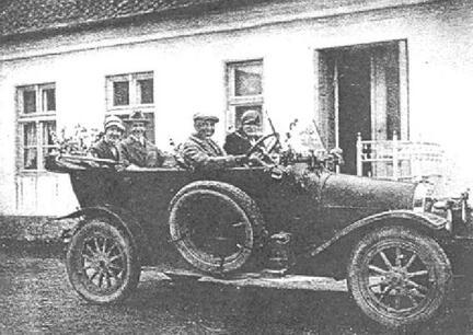023 0048 Oberfoersterei der PKW von Forstmeister Graumann im Jahre 1925