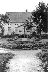 023 0060 Grauden Familie Hanau die Gartenanlage hinter dem Haus