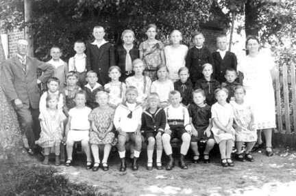 035 0038 Einschulung in Gundau 1918