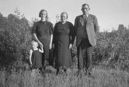 035 0048 Eltern und Schwester Lisbeth von Franz Andres