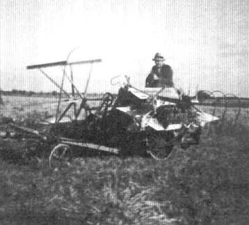 037 0005 Ernst Stadie aus Hanswalde auf dem Maehbinder