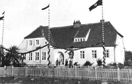 038 0018 Ortsteil Pomauden die neue Schule