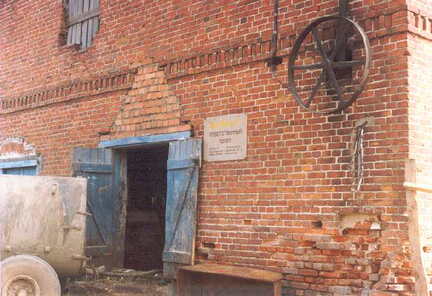038 1004 Hasenberg 1992 Der Pferdestall des Gutes