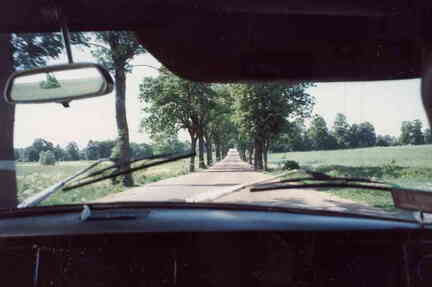 038 1010 Blick aus dem Taxifenster auf dei Strasse Richtung Hasenberg im Jahre 1993