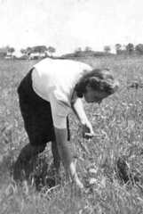 040 0014 Elsa Gottfried auf der Bieberwiese in Imten