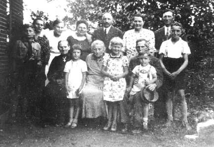 041 0022 Familientreffen bei Schmiedemeister Friedrich Hartmann