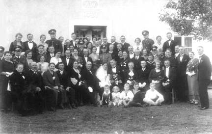 041 0030 Dorfhochzeit Herta Winkel mit Hans Eggert